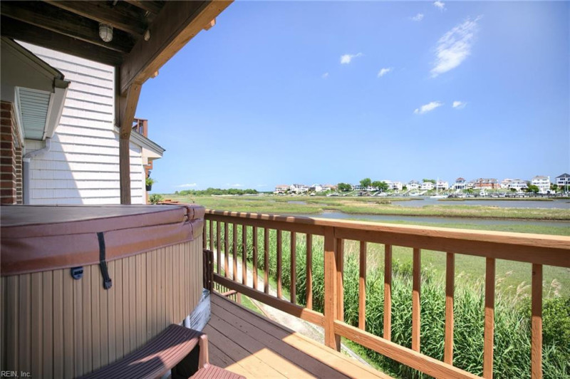 Photo 14 of 50 residential for sale in Hampton virginia