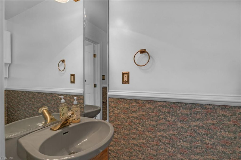 Photo 34 of 50 residential for sale in Hampton virginia