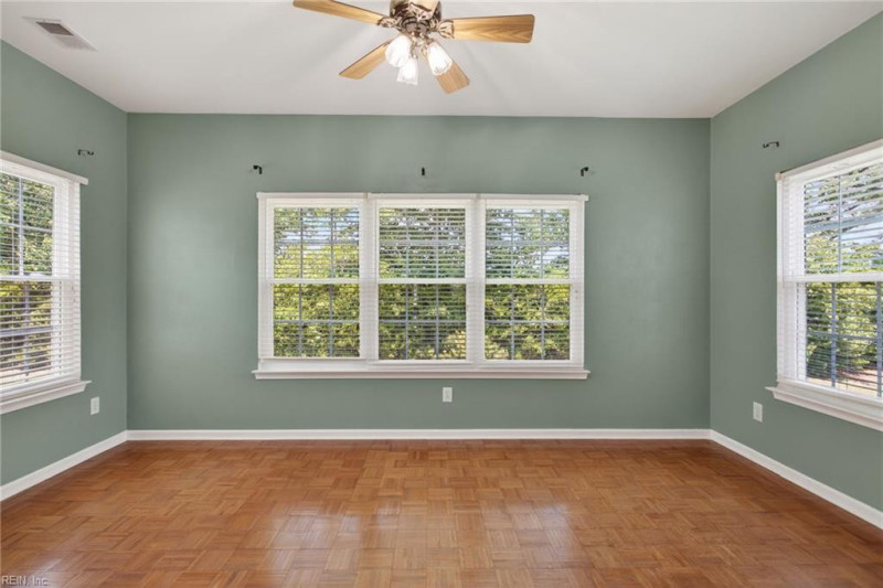 Photo 14 of 24 residential for sale in Portsmouth virginia