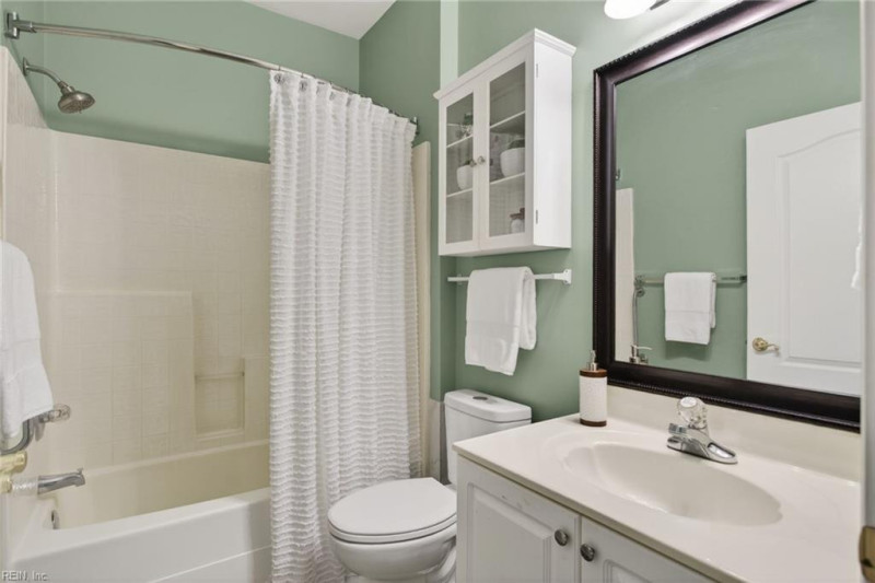 Photo 21 of 24 residential for sale in Portsmouth virginia