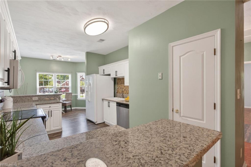 Photo 7 of 24 residential for sale in Portsmouth virginia