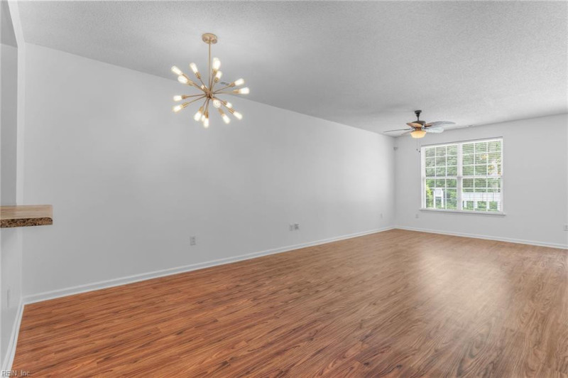 Photo 11 of 48 residential for sale in Chesapeake virginia