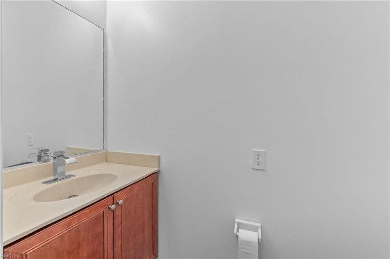 Photo 12 of 48 residential for sale in Chesapeake virginia