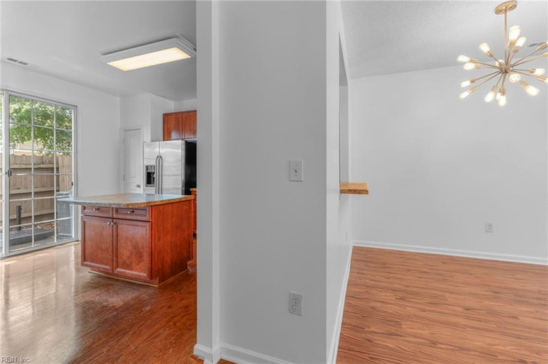 Photo 13 of 48 residential for sale in Chesapeake virginia