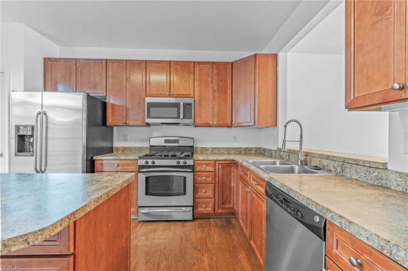 Photo 15 of 48 residential for sale in Chesapeake virginia