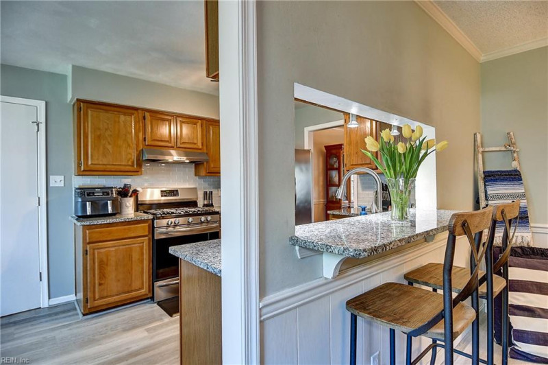 Photo 11 of 44 residential for sale in Virginia Beach virginia