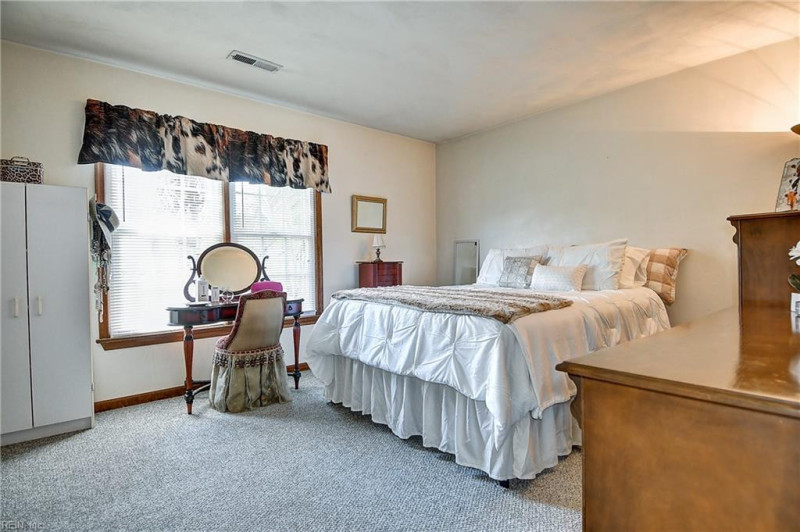 Photo 21 of 44 residential for sale in Virginia Beach virginia