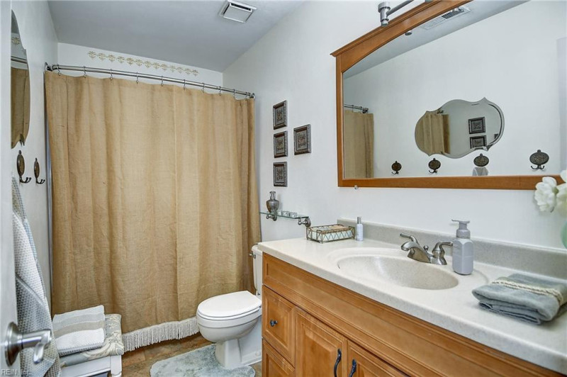 Photo 22 of 44 residential for sale in Virginia Beach virginia