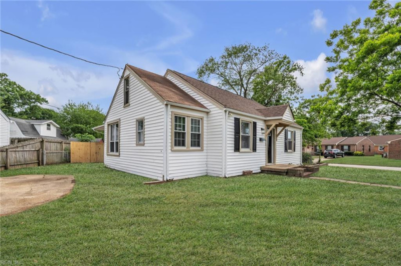 Photo 3 of 47 residential for sale in Norfolk virginia