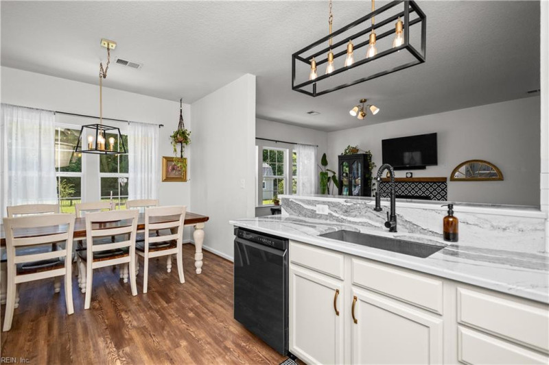 Photo 15 of 44 residential for sale in Suffolk virginia