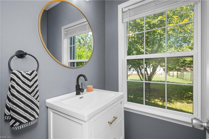 Photo 17 of 44 residential for sale in Suffolk virginia