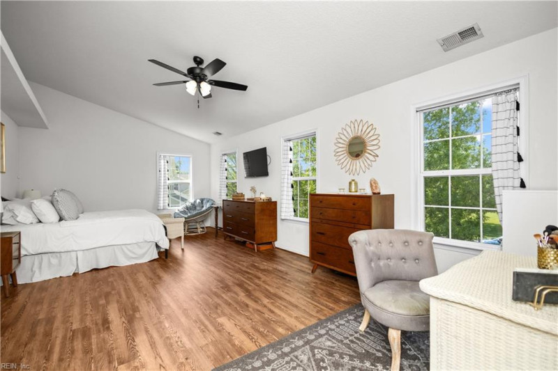 Photo 21 of 44 residential for sale in Suffolk virginia