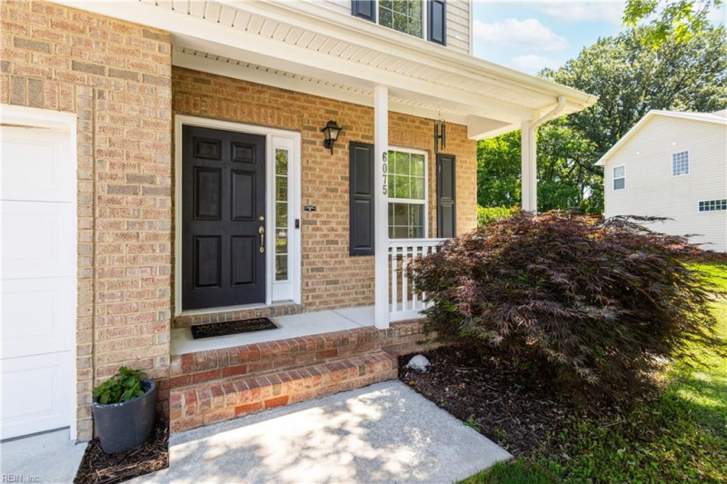 Photo 3 of 44 residential for sale in Suffolk virginia