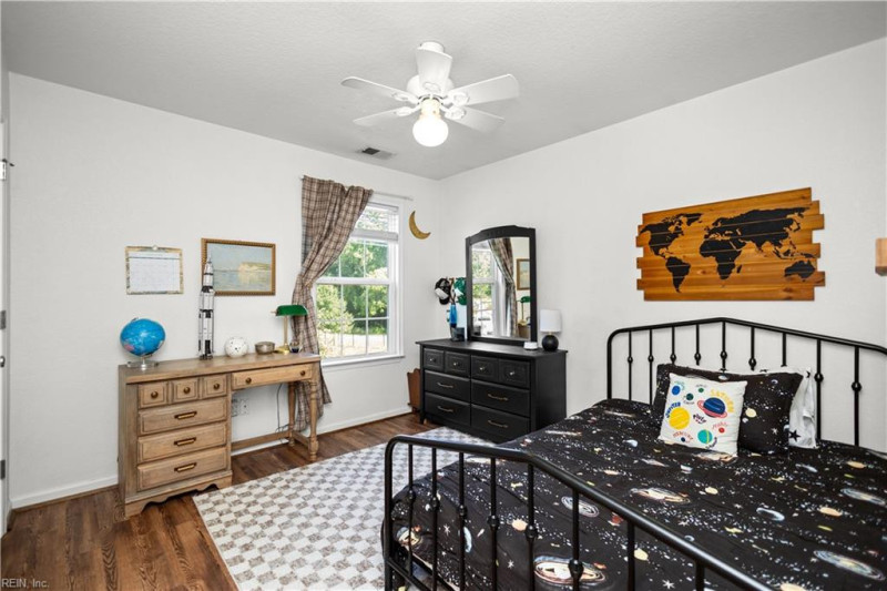 Photo 33 of 44 residential for sale in Suffolk virginia