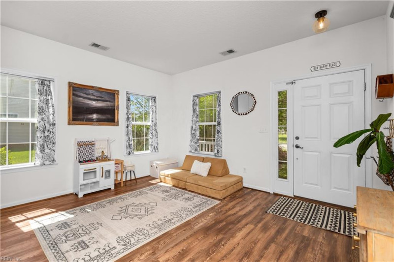 Photo 6 of 44 residential for sale in Suffolk virginia