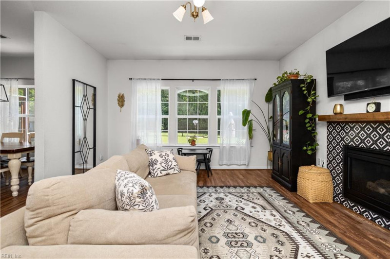 Photo 9 of 44 residential for sale in Suffolk virginia