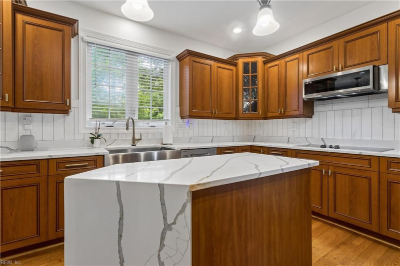 Photo 12 of 50 residential for sale in Chesapeake virginia
