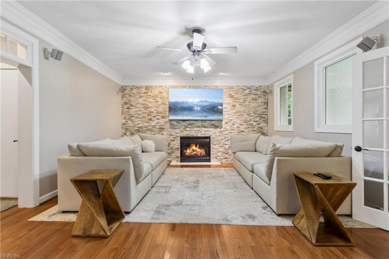 Photo 17 of 50 residential for sale in Chesapeake virginia