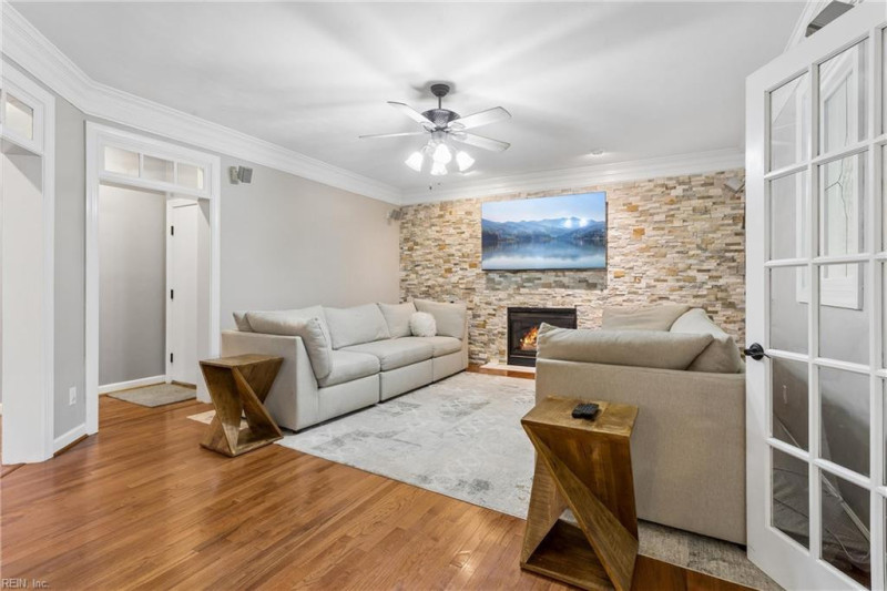 Photo 18 of 50 residential for sale in Chesapeake virginia
