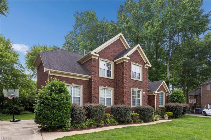 Photo 2 of 50 residential for sale in Chesapeake virginia