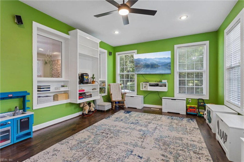 Photo 21 of 50 residential for sale in Chesapeake virginia