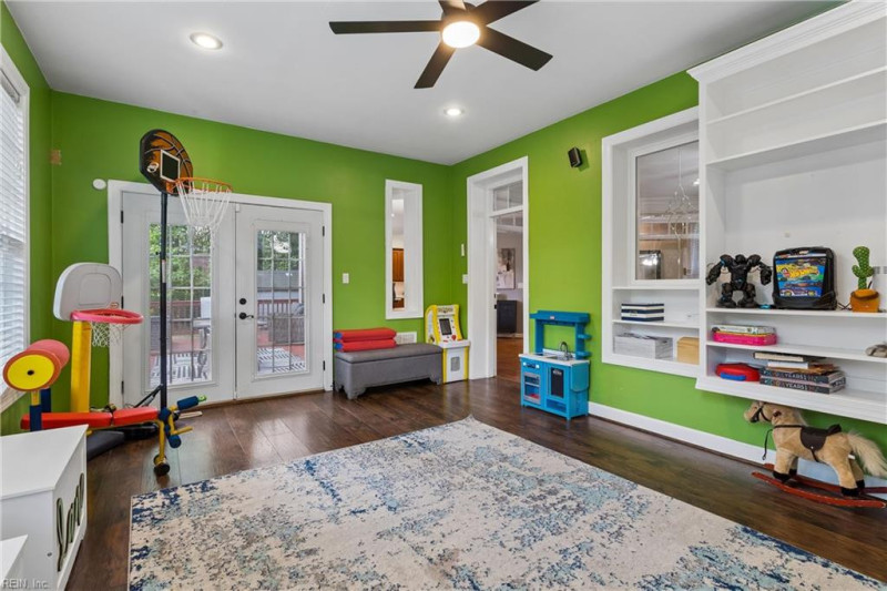 Photo 22 of 50 residential for sale in Chesapeake virginia