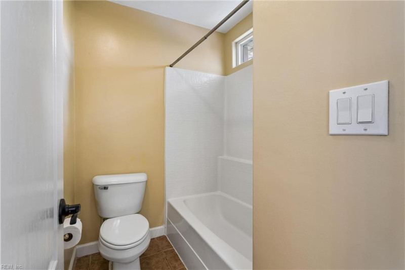Photo 34 of 50 residential for sale in Chesapeake virginia