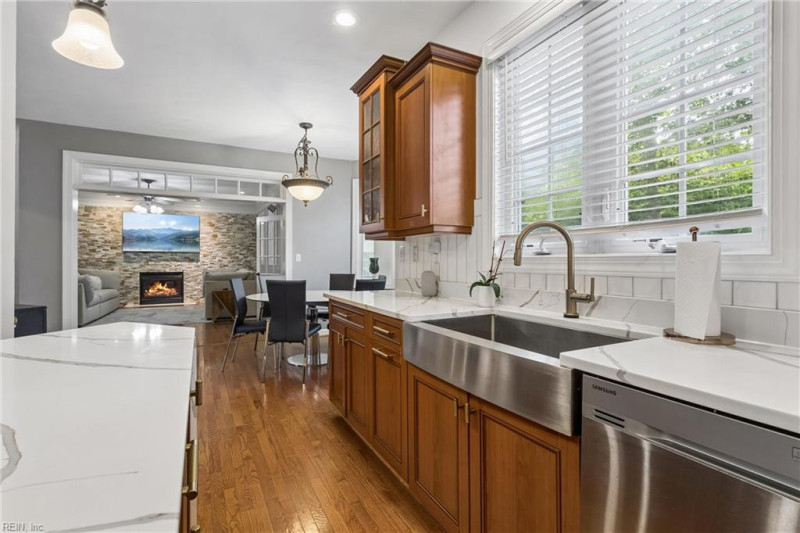 Photo 9 of 50 residential for sale in Chesapeake virginia