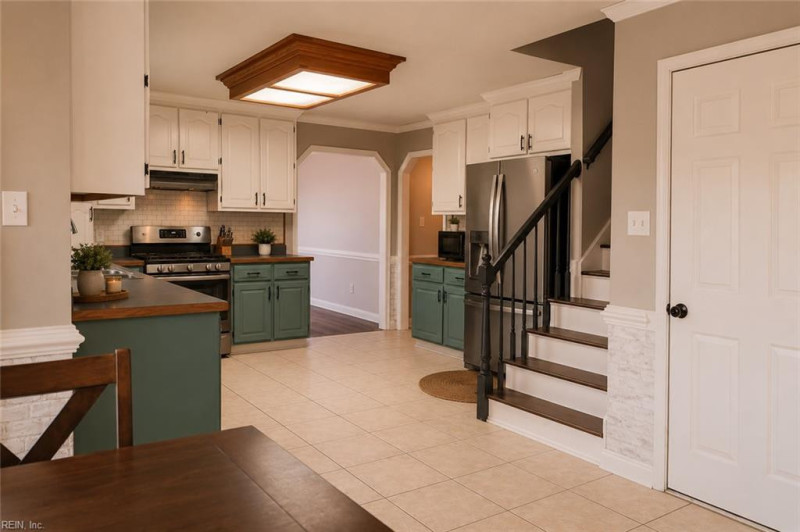 Photo 11 of 40 residential for sale in Chesapeake virginia