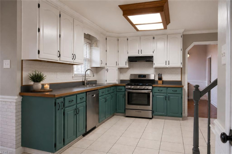 Photo 13 of 40 residential for sale in Chesapeake virginia