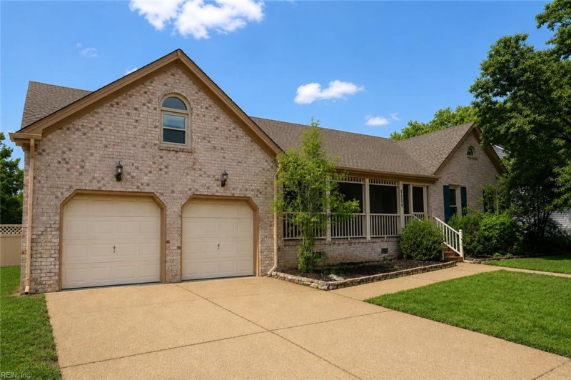 Photo 2 of 40 residential for sale in Chesapeake virginia