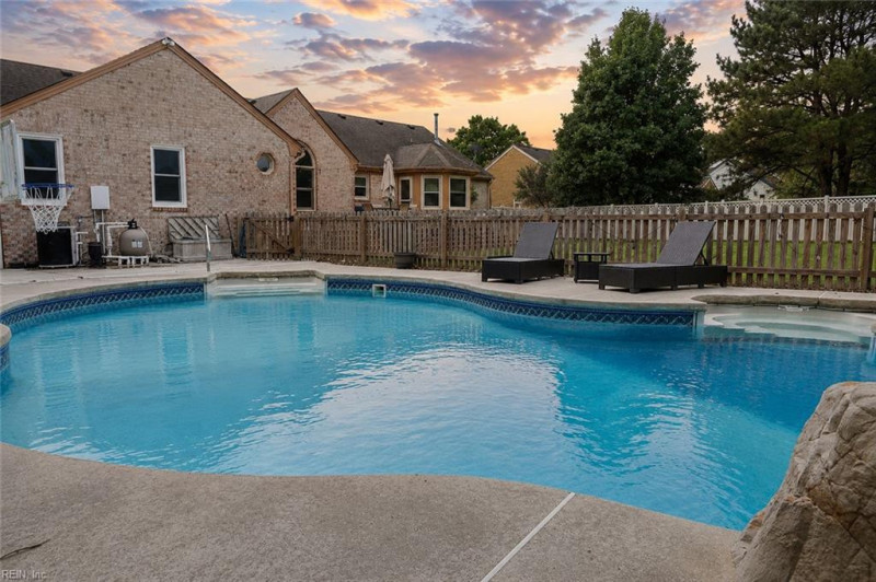 Photo 37 of 40 residential for sale in Chesapeake virginia