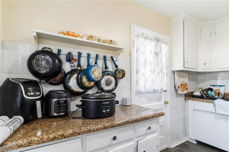 Photo 11 of 23 residential for sale in Portsmouth virginia