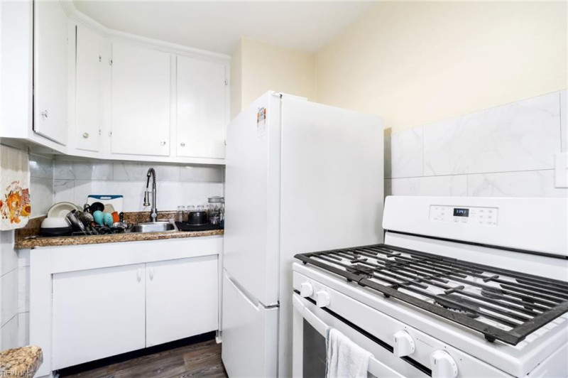 Photo 12 of 23 residential for sale in Portsmouth virginia