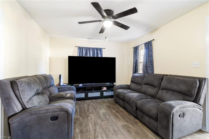 Photo 6 of 23 residential for sale in Portsmouth virginia