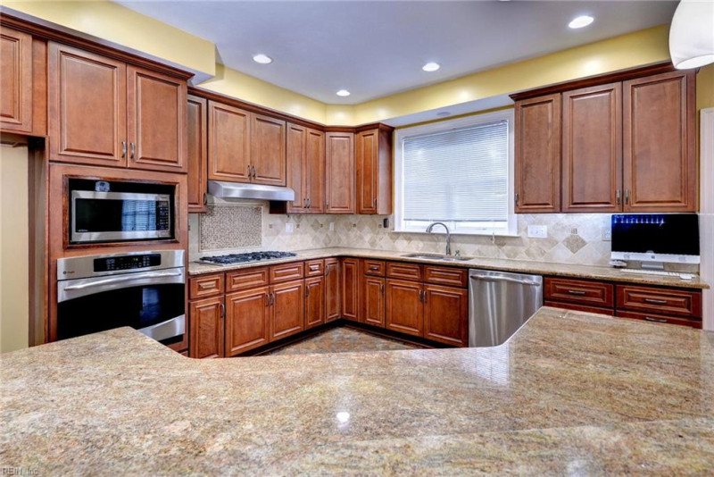 Photo 23 of 50 residential for sale in Suffolk virginia