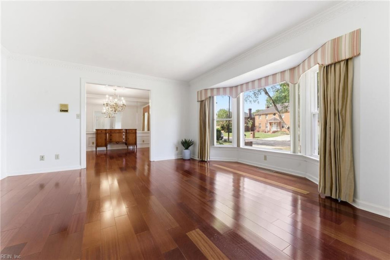 Photo 13 of 40 residential for sale in Virginia Beach virginia