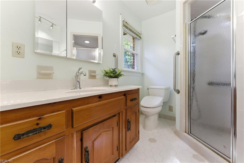 Photo 18 of 40 residential for sale in Virginia Beach virginia