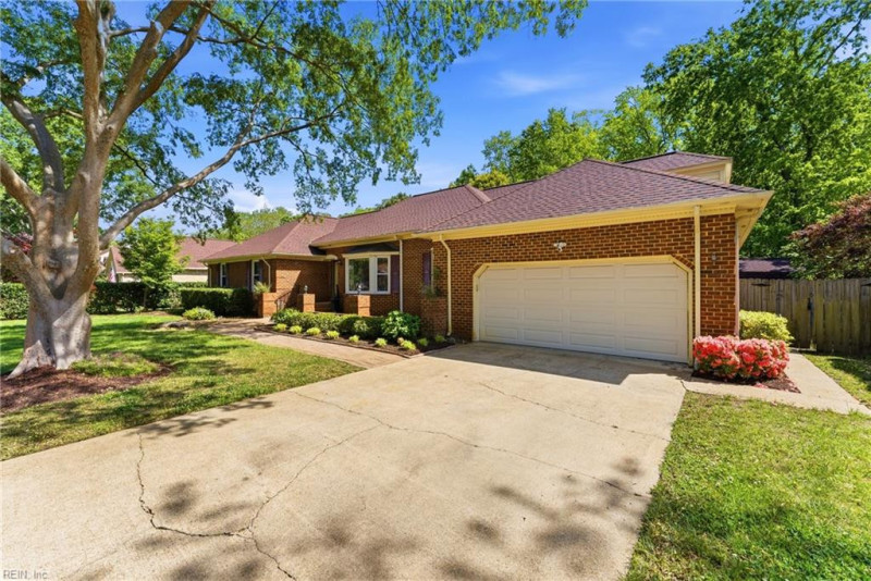Photo 3 of 40 residential for sale in Virginia Beach virginia