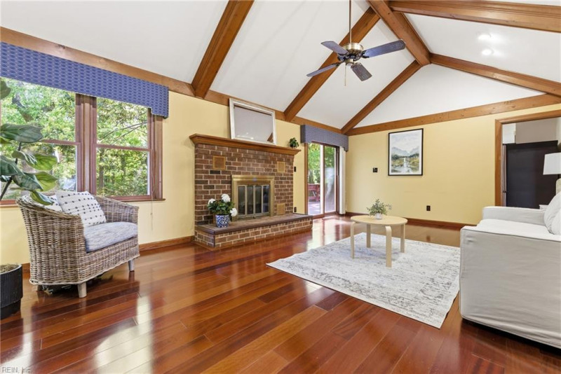 Photo 4 of 40 residential for sale in Virginia Beach virginia