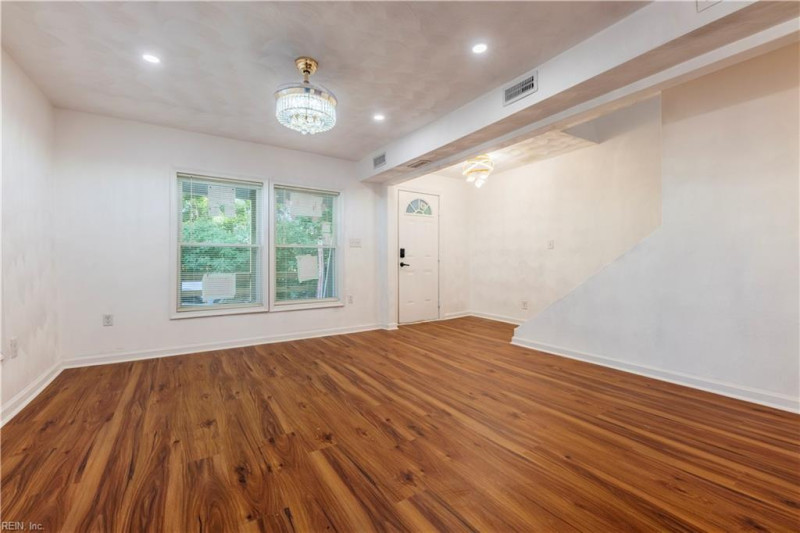 Photo 12 of 29 residential for sale in Suffolk virginia