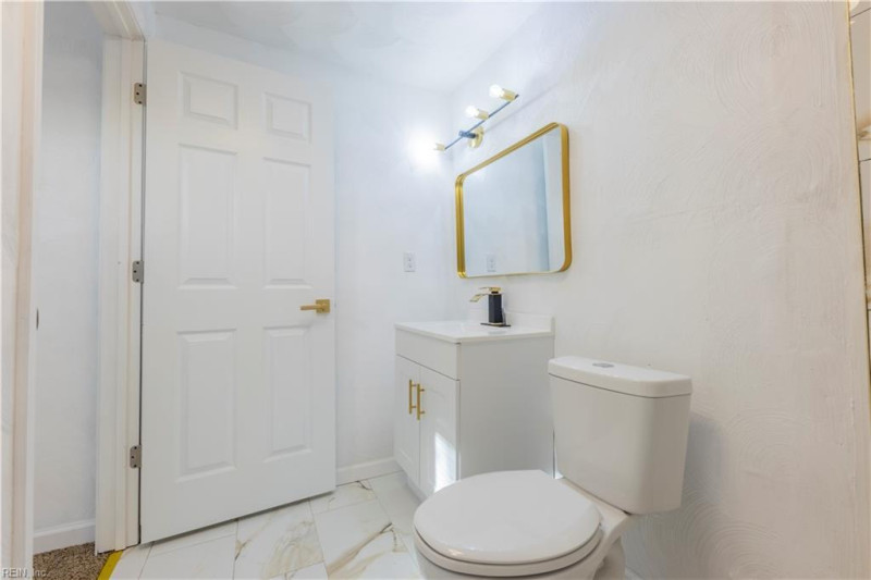 Photo 4 of 29 residential for sale in Suffolk virginia