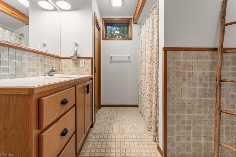 Photo 16 of 42 residential for sale in Northampton County virginia