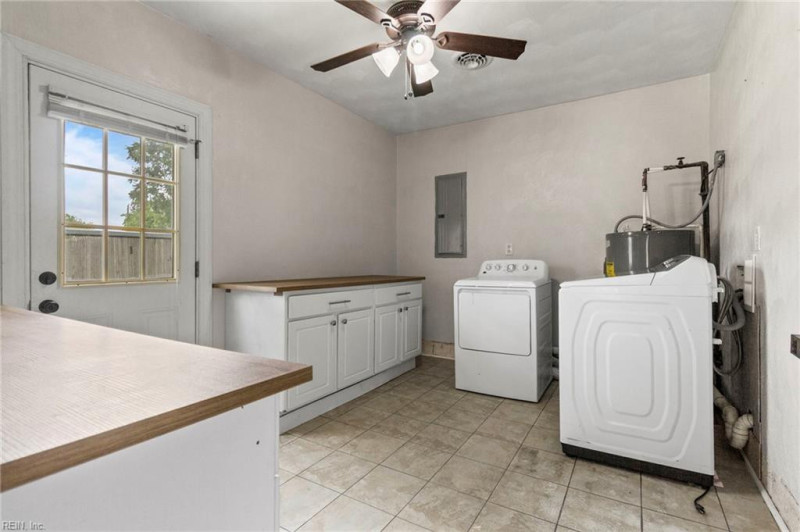 Photo 14 of 38 residential for sale in Suffolk virginia
