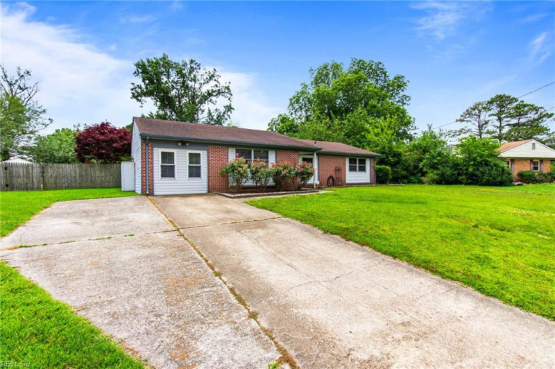 Photo 2 of 38 residential for sale in Suffolk virginia