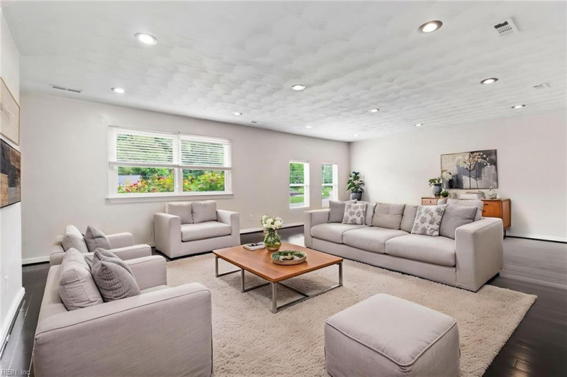 Photo 4 of 38 residential for sale in Suffolk virginia