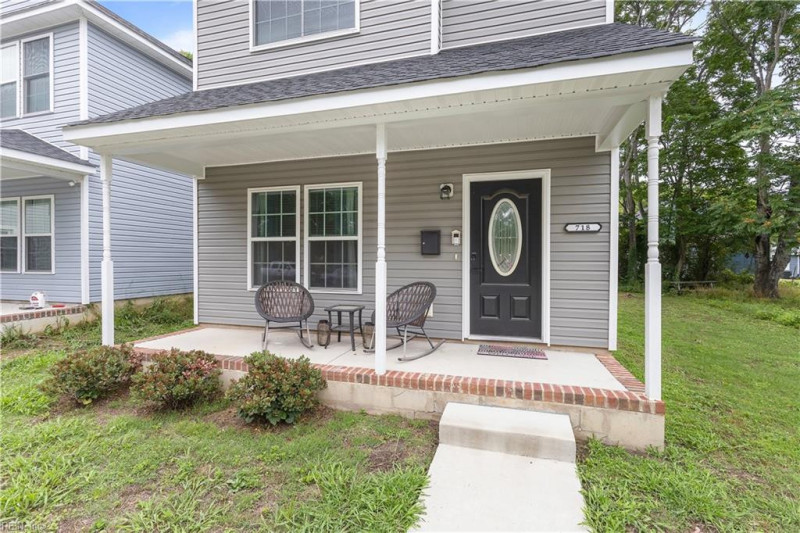 Photo 3 of 25 residential for sale in Suffolk virginia