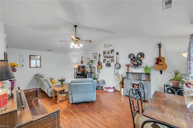 Photo 7 of 22 residential for sale in Virginia Beach virginia