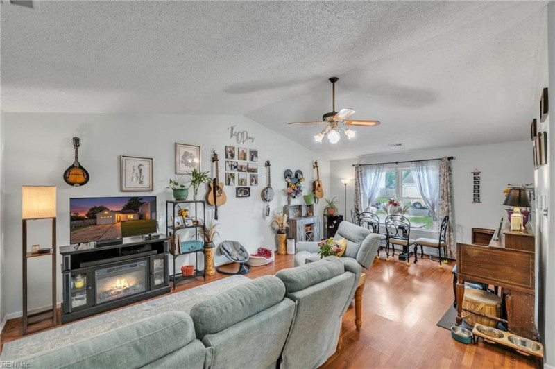 Photo 9 of 22 residential for sale in Virginia Beach virginia