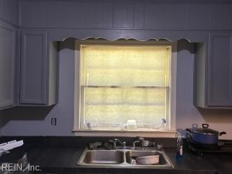 Photo 5 of 21 residential for sale in Portsmouth virginia